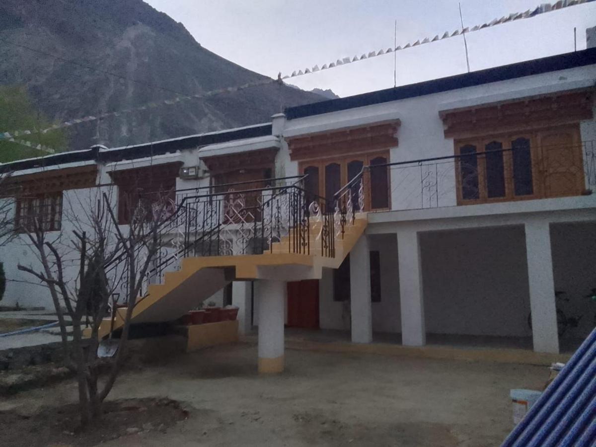 Sernang Homestay Hundar Zewnętrze zdjęcie